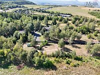 Prodej stavebního pozemku 3706 m2 v obci Zabrušany - Horní Straky - dron a