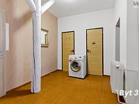 Prodej vícegeneračního rodinného domu v Duchcově, ul. Teplická - DSC09792.jpg