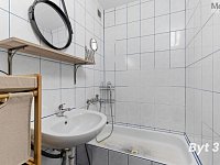 Prodej vícegeneračního rodinného domu v Duchcově, ul. Teplická - DSC09802.jpg