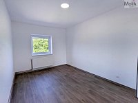 Pronájem rodinného domu 268 m2, se zahradou a dvěma garážemi, Sportovní 161/9, Dubí - Běhánky - PXL_20260812_130759777.MP