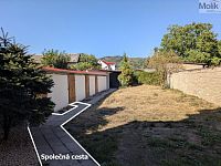 REZERVACE: Pronájem bytu 3+1, 83 m2, se zahradou a garáží, ul. Sportovní 161/9, Dubí - Běhánky - PXL_20260812_135511803 byt 2 - 1 cesta