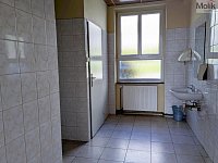K prodeji komerční objekt 506 m2, s pozemkem 2031 m2, ulice Alešova 946, Litvínov - PXL_20260827_083645421