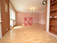 Pronájem 4kk 140m2, Praha-Západ, Dolní Břežany, ul. Ke Kapličce, balkon, garáž, nezařízen - fotografie