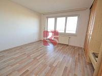 Pronájem 4kk 140m2, Praha-Západ, Dolní Břežany, ul. Ke Kapličce, balkon, garáž, nezařízen - fotografie