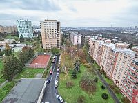 Prodej bytu 3+1 73m2, P10 Záběhlice, ul. Narcisová, balkon 4m2, sklep 1m2 - výhled