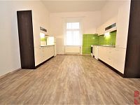 Pronájem 3+1 80m2, P2 Nové Město, ul. V tůních, rekonstrukce, neprůchozí pokoje, metro, tramvaj