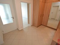 Pronájem 2kk 52m2, P9 Letňany, ul. Frýdecká, novostavba, terasa, sklep, garáž, částečně zařízen - Foto 12