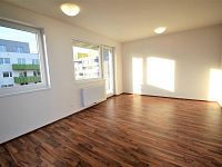Pronájem 3kk 62m2, P10 Uhříněves, ul. Václava Trojana, balkon 10m2, sklep 3m2, garážové stání - Foto 2