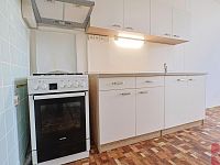 Pronájem 3+1 80m2 P4 Michle, ul. Hadovitá, metro, tramvaj, lodžie, samostatné pokoje