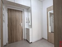 Pronájem 2kk 50m2, P10 Uhříněves, ul. Karla Guta, lodžie, garážové stání - Foto 12