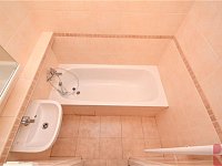 Pronájem 1kk 35m2, P4 Pankrác, ul. Sdružení, rekonstrukce, nezařízen - Foto 3