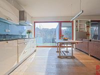 Prodej luxusního bytu 4kk 118m2 + terasa, zahrada, Uhříněves, ul. V Bytovkách, 2xGS, sklep, komora - Foto 3