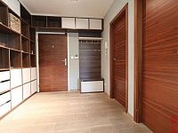 Prodej luxusního bytu 4kk 118m2 + terasa, zahrada, Uhříněves, ul. V Bytovkách, 2xGS, sklep, komora - Foto 8