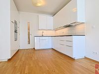 Pronájem novostavby 2kk 53m2, P4 Michle, ul. Hadovitá, balkon 8m2, sklep, garáž - Foto 2