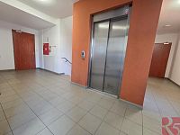 Pronájem novostavby 2kk 53m2, P4 Michle, ul. Hadovitá, terasa 20m2, sklep, garáž - Foto 15