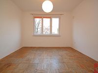 Pronájem 2+1 60m2, P4 ul. Kremličkova, neprůchozí pokoje, nevybaven - Foto 2