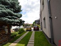 Pronájem 2kk 50m2, P10 Dolní Měcholupy, ul. Čs. tankistů, zahrada, sklep, parkovací stání - fotografie