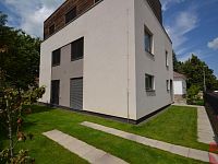 Pronájem 2kk 50m2, P10 Dolní Měcholupy, ul. Čs. tankistů, zahrada, sklep, parkovací stání - fotografie