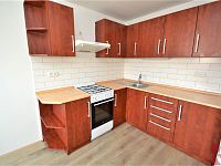 Pronájem 1kk 47m2, P10 Strašnice, Pod Rapidem, metro, částečně zařízen - fotografie