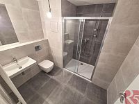 Pronájem 2kk 56m2 P4 Kamýk, ul. Hodkovická, balkon, sklep, garážové stání, nezařízen - fotografie