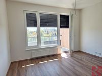 Pronájem 2kk 56m2 P4 Kamýk, ul. Hodkovická, balkon, sklep, garážové stání, nezařízen - fotografie