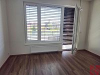 Pronájem 2kk 56m2 P4 Kamýk, ul. Hodkovická, balkon, sklep, garážové stání, nezařízen - fotografie