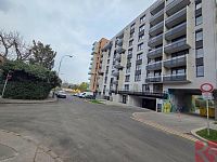 Pronájem 2kk 56m2 P4 Kamýk, ul. Hodkovická, balkon, sklep, garážové stání, nezařízen - fotografie
