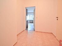 Pronájem bytu 1kk 32m2 po rekonstrukci, P4 Nusle, Sdružení, nezařízen - Sdružení