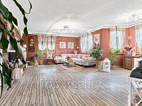 Rodinný dům s bazénem, pergolou a kouzelnou zahradou  Kfely u Ostrova - Foto 4