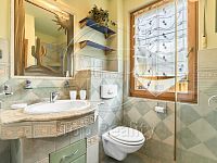 Rodinný dům s bazénem, pergolou a kouzelnou zahradou  Kfely u Ostrova - Foto 6