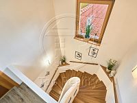 Rodinný dům s bazénem, pergolou a kouzelnou zahradou  Kfely u Ostrova - Foto 8