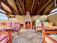 Rodinný dům s bazénem, pergolou a kouzelnou zahradou  Kfely u Ostrova - Foto 18