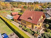 Rodinný dům s bazénem, pergolou a kouzelnou zahradou  Kfely u Ostrova - Foto 22