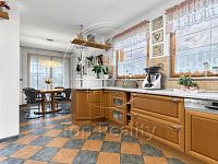 Rodinný dům s bazénem, pergolou a kouzelnou zahradou  Kfely u Ostrova - Foto 30