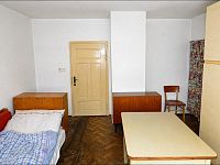 Prodej ideální 1/2 rodinného domu s rozlehlým pozemkem a samostatnou zahradou v centru obce Vintířov - Snímek obrazovky 2026-07-01 154307.jpg