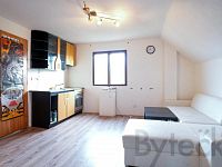 Patrový rodinný dům s pozemkem 482 m2, obec Pyšely - (7) Dum Pysely 11.jpg