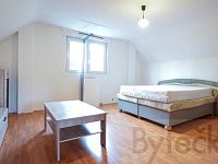 Patrový rodinný dům s pozemkem 482 m2, obec Pyšely - (7) Dum Pysely 12.jpg