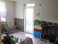 Prostorný RD 6+1 se zastřešenou terasou, garáží, pergolou a zahradou - 3b311241-5c77-4e9c-bdae-6a2cdc5e4f39.jpg