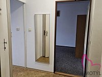 Pronájem bytu 1+1, Králíky, ulice V bytovkách - Chodba.jpg