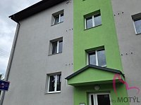 Pronájem bytu 1+1, Králíky, ulice V bytovkách - Dům_vchod.jpg