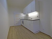 2+1, Praha 3, po rekonstrukci, nezařízený - Foto 2