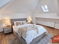 18. Nový podkrovní byt 2+kk, 60,28 m2, Nupaky, Praha východ