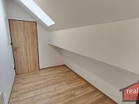 18. Nový podkrovní byt 2+kk, 60,28 m2, Nupaky, Praha východ - 11.jpg
