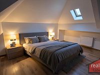 18. Nový podkrovní byt 2+kk, 60,28 m2, Nupaky, Praha východ - 12.jpg