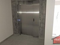 18. Nový podkrovní byt 2+kk, 60,28 m2, Nupaky, Praha východ - 12.jpg