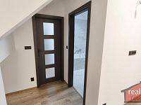 18. Nový podkrovní byt 2+kk, 60,28 m2, Nupaky, Praha východ - 3.jpg