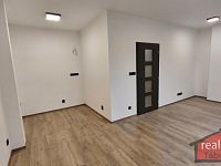 3. Nový byt 1+kk s balkonem, Nupaky, Praha východ - Foto 5