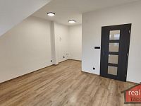 3. Nový byt 1+kk s balkonem, Nupaky, Praha východ - Foto 8