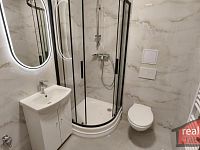 3. Nový byt 1+kk s balkonem, Nupaky, Praha východ - Foto 10