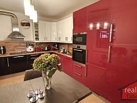 Prodej pěkného bytu 3+kk s vlastní zahradou, Nupaky u Prahy - Foto 5